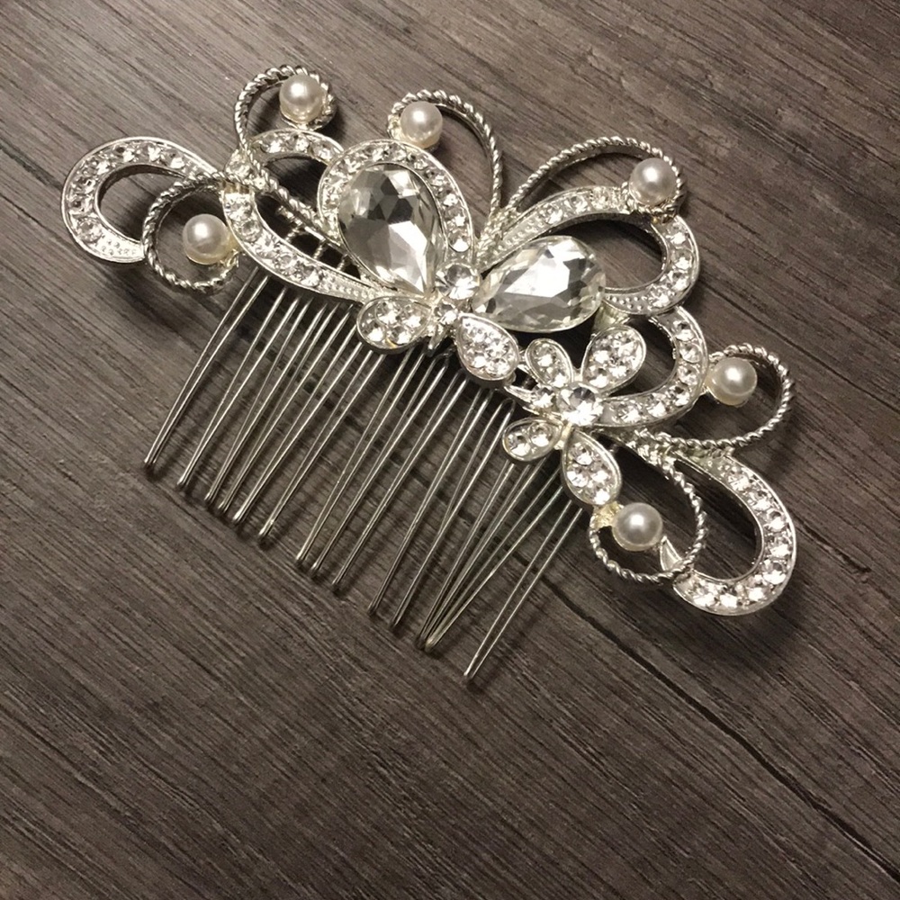 Beautiful Rhinestone Head Comb